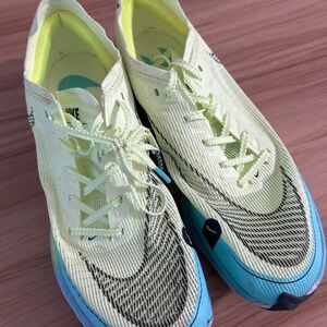 Nike ZoomX Vaporfly Next% 2 Barely Volt Turquoise (size 8.5)